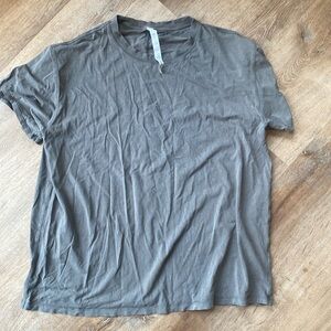 Lululemon t-shirt